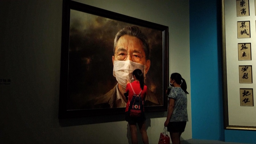鐘南山畫像展，鐘南山口罩畫像，疫情下的畫展